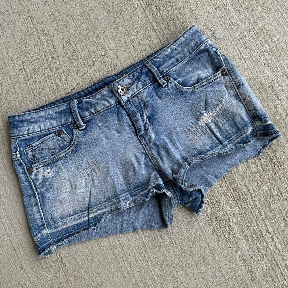 Vintage Y2K Women’s Mudd Denim Jean Shorts